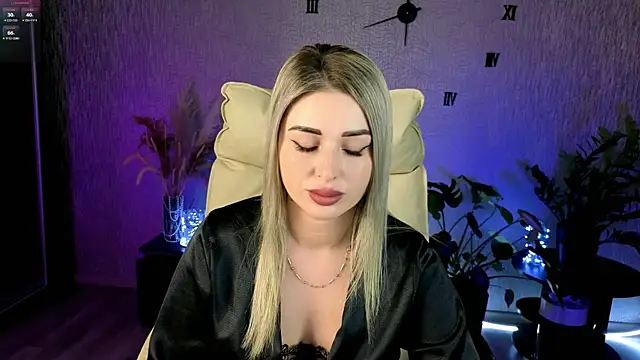 NikkiiStill online show from April 5, 2026, 1:23 am