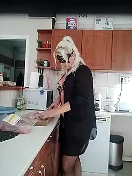 Snapshot of MiriandZacki chatting on October 14, 2025, 10:05 am MiriandZacki online show from October 14, 2025, 10:05 am