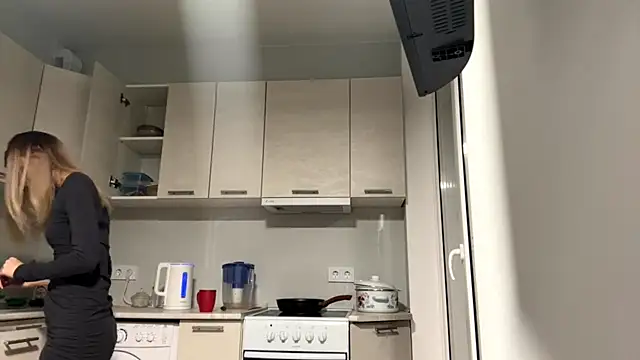 Snapshot of Denni_Spilber chatting on September 27, 2025, 4:46 pm Denni Spilber online show from September 27, 2025, 4:46 pm