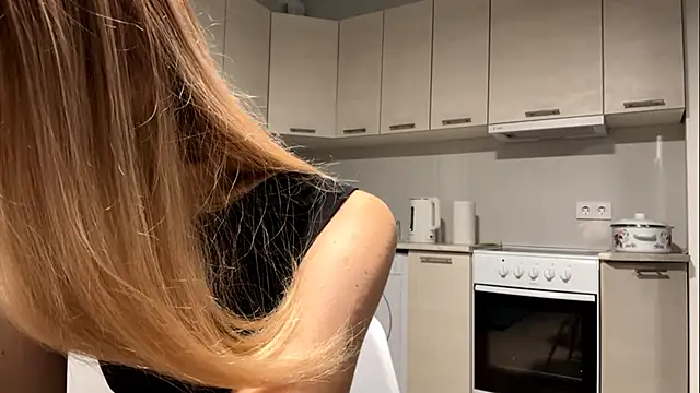 Snapshot of Denni_Spilber chatting on October 9, 2025, 5:13 pm Denni Spilber online show from October 9, 2025, 5:13 pm