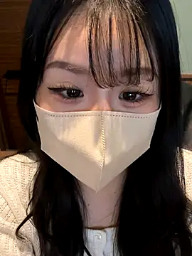 Snapshot of Ema-- chatting on October 24, 2025, 10:14 am Ema-- online show from October 24, 2025, 10:14 am