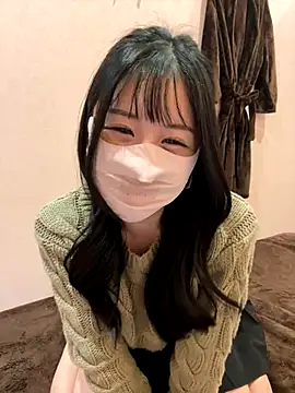 Snapshot of Ema-- chatting on November 13, 2025, 10:08 am Ema-- online show from November 13, 2025, 10:08 am