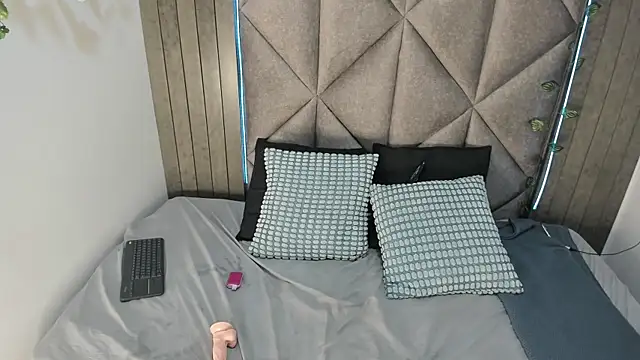 Snapshot of AAronBaker_ chatting on October 11, 2025, 7:48 pm AAronBaker online show from October 11, 2025, 7:48 pm