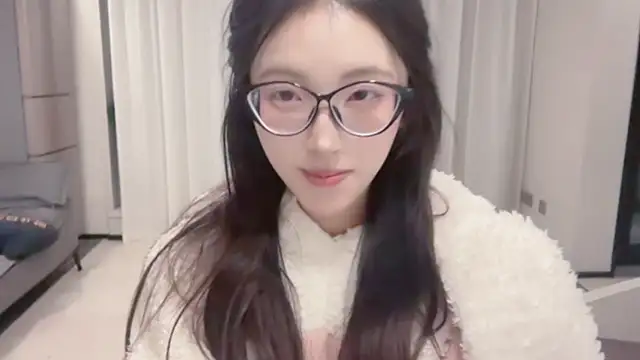 Snapshot of ZhaoZhao-ZM chatting on November 11, 2025, 2:01 pm ZhaoZhao-ZM online show from November 11, 2025, 2:01 pm