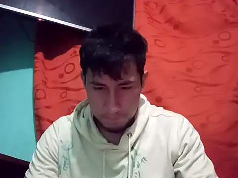 Snapshot of True_Di chatting on October 3, 2025, 1:09 am True Di online show from October 3, 2025, 1:09 am