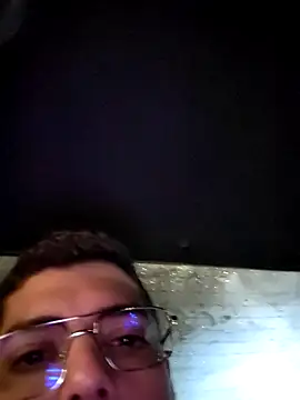 Snapshot of DanteWinter chatting on November 4, 2025, 2:37 am DanteWinter online show from November 4, 2025, 2:37 am