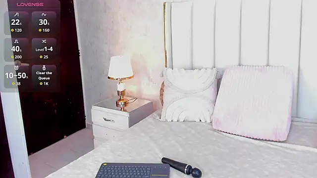 Snapshot of MadissonBonny_ chatting on November 13, 2025, 8:57 pm MadissonBonny online show from November 13, 2025, 8:57 pm