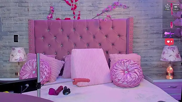 Snapshot of MadissonBonny_ chatting on November 17, 2025, 8:46 pm MadissonBonny online show from November 17, 2025, 8:46 pm