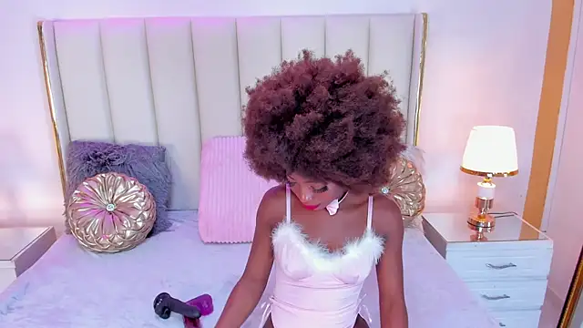 Snapshot of MadissonBonny_ chatting on October 22, 2025, 9:24 pm MadissonBonny online show from October 22, 2025, 9:24 pm