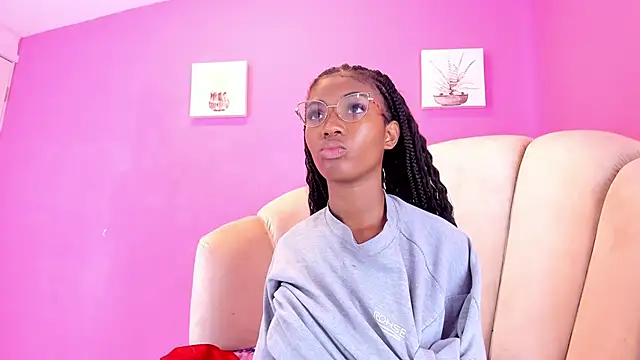 Snapshot of MarianRosse chatting on October 11, 2025, 6:09 pm MarianRosse online show from October 11, 2025, 6:09 pm