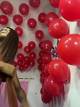 Snapshot of MarianRosse chatting on December 15, 2025, 2:56 pm MarianRosse online show from December 15, 2025, 2:56 pm