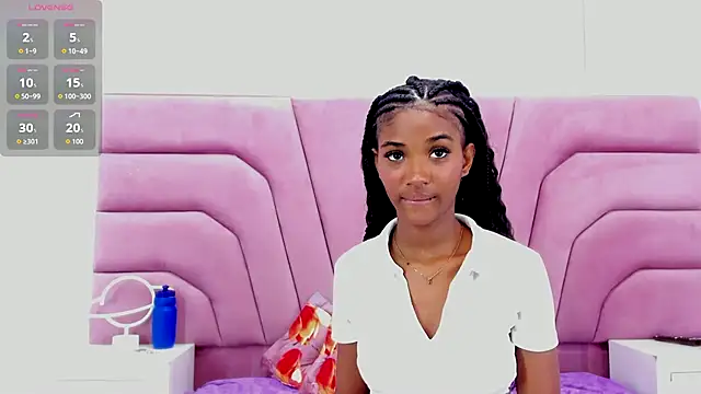 Snapshot of MarianRosse chatting on October 6, 2025, 8:09 pm MarianRosse online show from October 6, 2025, 8:09 pm