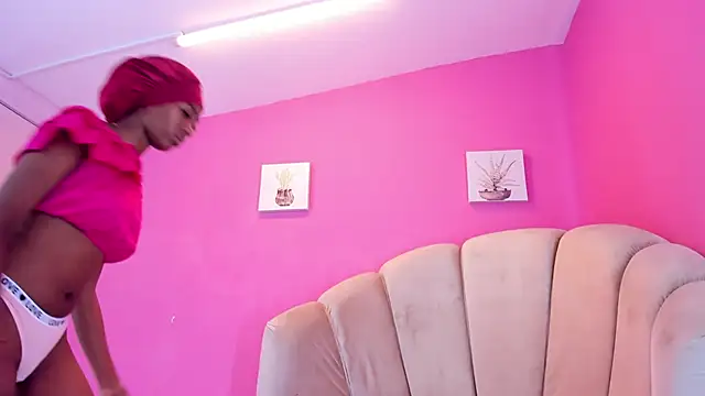 Snapshot of MarianRosse chatting on October 9, 2025, 5:35 pm MarianRosse online show from October 9, 2025, 5:35 pm