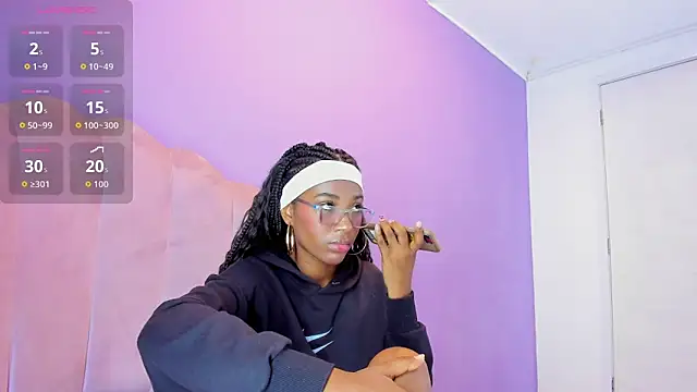 Snapshot of MarianRosse chatting on October 3, 2025, 9:05 pm MarianRosse online show from October 3, 2025, 9:05 pm