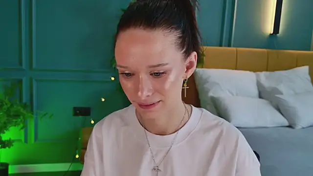 Snapshot of daily_glam chatting on September 23, 2025, 12:45 pm daily glam online show from September 23, 2025, 12:45 pm