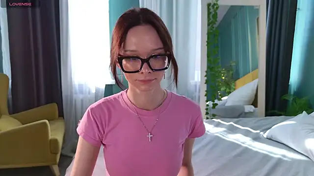 Snapshot of daily_glam chatting on September 11, 2025, 12:38 pm daily glam online show from September 11, 2025, 12:38 pm