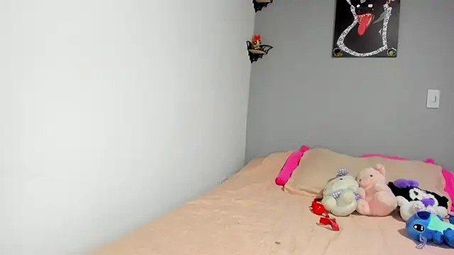 XBODTRIIPX online show from April 21, 2026, 2:03 am