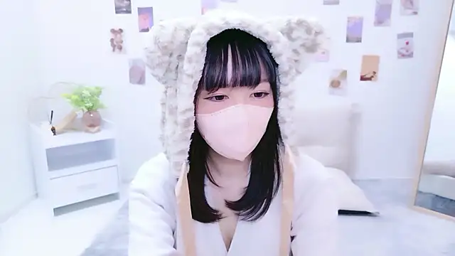 fumika f online show from October 24, 2025, 3:38 am