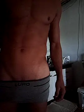 novinho100795 online show from April 5, 2026, 11:39 am