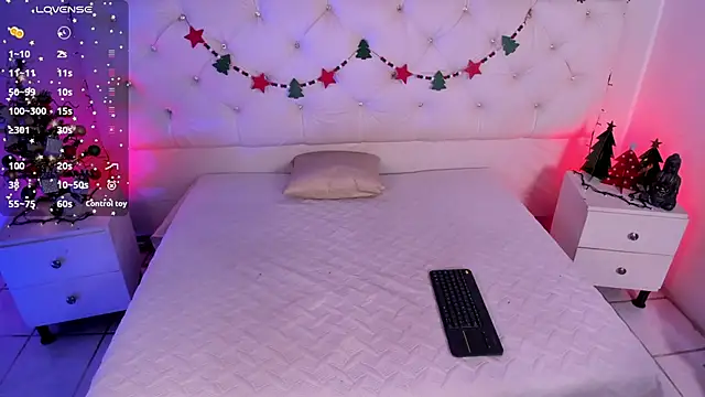 Snapshot of Ambeer_fox_ chatting on December 17, 2025, 7:30 pm Ambeer fox online show from December 17, 2025, 7:30 pm