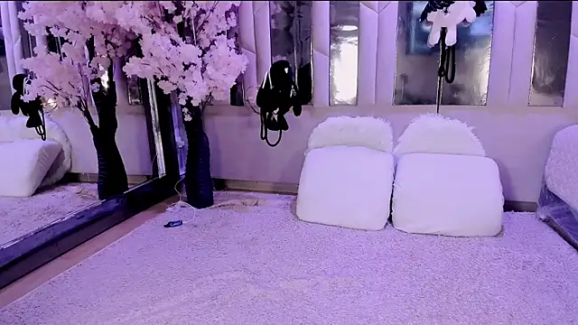 Snapshot of BizzyNoar chatting on November 12, 2025, 4:49 am BizzyNoar online show from November 12, 2025, 4:49 am