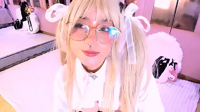 Snapshot of BizzyNoar chatting on February 7, 2026, 6:10 am BizzyNoar online show from February 7, 2026, 6:10 am