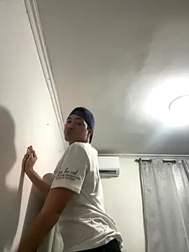 youngboylani777 online show from November 13, 2025, 6:28 am