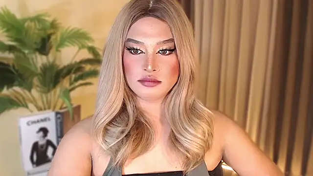 UrGoddess Kiera online show from October 16, 2025, 5:43 pm