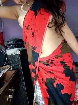 Snapshot of Komal-Rajput chatting on November 17, 2025, 6:23 pm Komal-Rajput online show from November 17, 2025, 6:23 pm