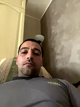 darkparadi online show from October 3, 2025, 2:29 pm