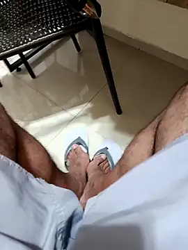 Snapshot of Gallo001 chatting on February 2, 2026, 12:15 pm Gallo001 online show from February 2, 2026, 12:15 pm