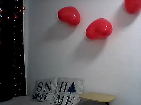 EllaLove2277 online show from February 14, 2026, 11:43 am