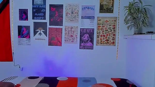 Snapshot of Michael_blue01 chatting on December 16, 2025, 11:42 pm Michael blue01 online show from December 16, 2025, 11:42 pm