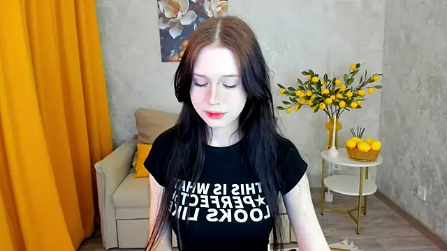 VioletHarme online show from April 7, 2026, 11:56 am