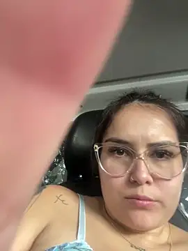 Snapshot of amberbakee chatting on October 19, 2025, 4:21 pm amberbakee online show from October 19, 2025, 4:21 pm