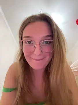 Bellatrisssaa online show from February 21, 2026, 7:27 pm