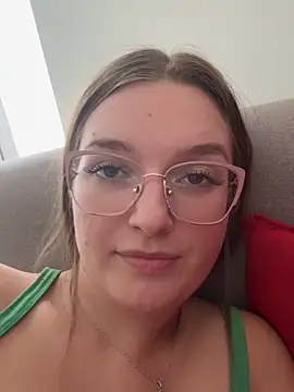 Snapshot of Bellatrisssaa chatting on September 10, 2025, 8:24 am Bellatrisssaa online show from September 10, 2025, 8:24 am