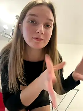 Bellatrisssaa online show from November 13, 2025, 2:32 pm