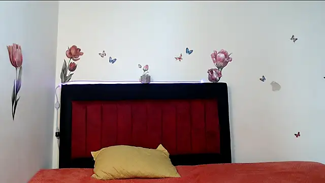 Valeryxs online show from April 8, 2026, 1:34 pm