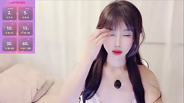 yuanbao a online show from February 10, 2026, 12:04 pm