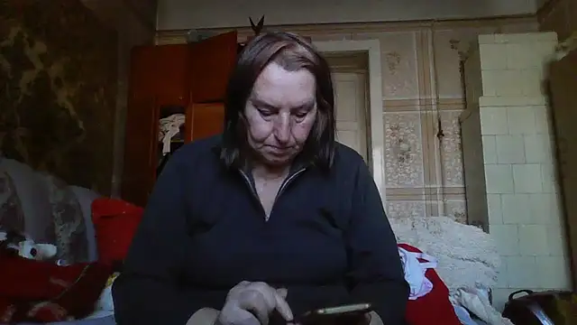 Snapshot of AnnaLive570 chatting on October 27, 2025, 10:27 am AnnaLive570 online show from October 27, 2025, 10:27 am