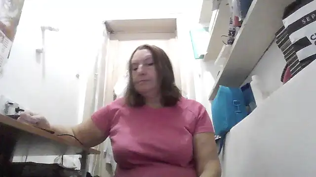 Snapshot of AnnaLive570 chatting on December 16, 2025, 5:33 am AnnaLive570 online show from December 16, 2025, 5:33 am