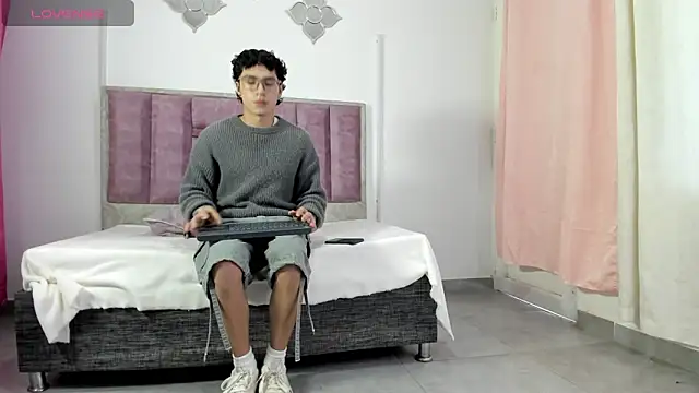 Snapshot of 0anonimo_bottom1 chatting on September 15, 2025, 12:38 pm 0anonimo bottom1 online show from September 15, 2025, 12:38 pm