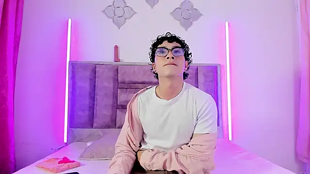 Snapshot of 0anonimo_bottom1 chatting on September 11, 2025, 1:33 pm 0anonimo bottom1 online show from September 11, 2025, 1:33 pm