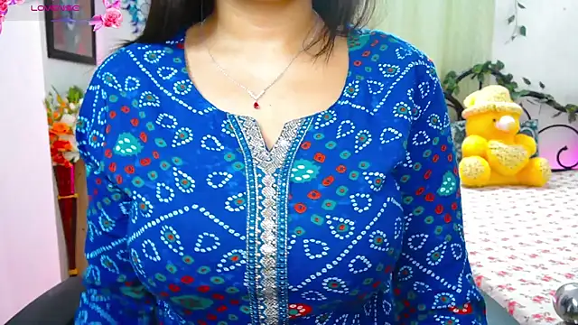 Snapshot of WildDimpi_0 chatting on November 6, 2025, 5:28 pm WildDimpi 0 online show from November 6, 2025, 5:28 pm