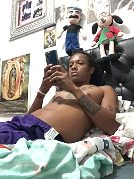 elpeluchenegroxxx3 online show from February 7, 2026, 2:52 am