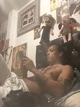 elpeluchenegroxxx3 online show from April 12, 2026, 12:47 am