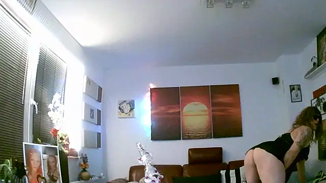 Snapshot of hellgirl1980 chatting on November 2, 2025, 11:32 pm hellgirl1980 online show from November 2, 2025, 11:32 pm