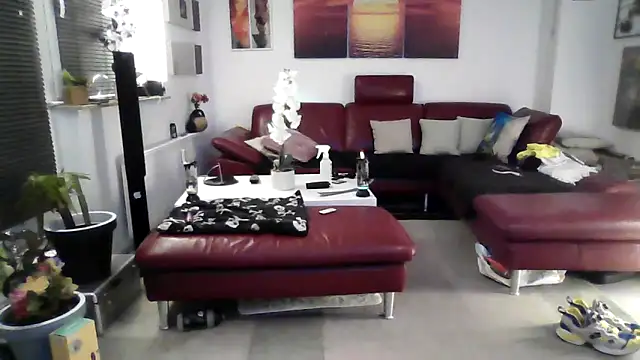 Snapshot of hellgirl1980 chatting on October 15, 2025, 1:26 am hellgirl1980 online show from October 15, 2025, 1:26 am