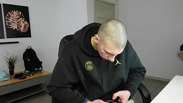 Ryan Dozer online show from February 8, 2026, 7:28 am